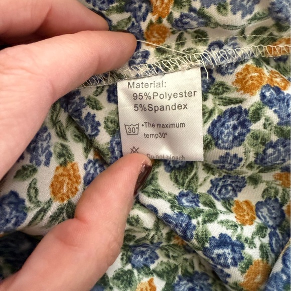 Floral Sleeveless Blouse - Blue and Gold with Lace Accents, 2X - Picture 9 of 10